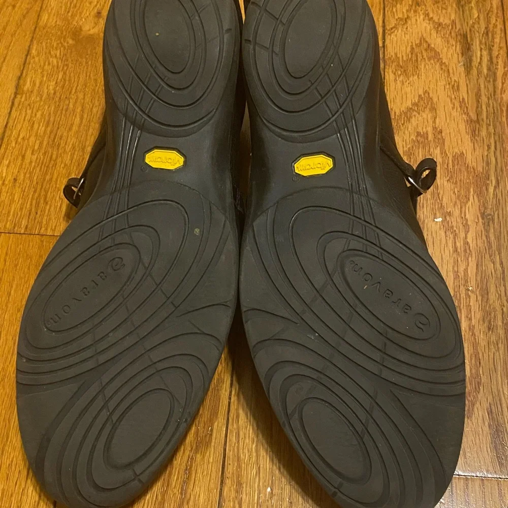 Women's Black Leather Strappy Mary Janes Flats Aravon New Balance‎ Size 11.5